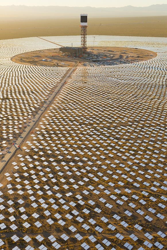 https://evwind.aeeolica.org/wp-content/uploads/2013/03/csp-brightsource-ivanpah.jpg